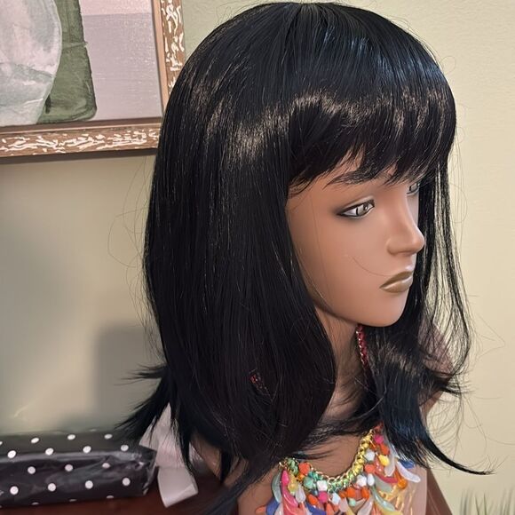 100% heat resistant synthetic wig. Dark dark brown or black?  See photos - Picture 8 of 14